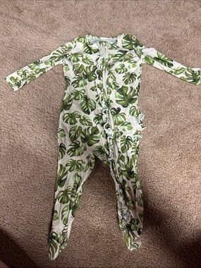 Milk barn size 6 to 9 month bamboo footed pajama